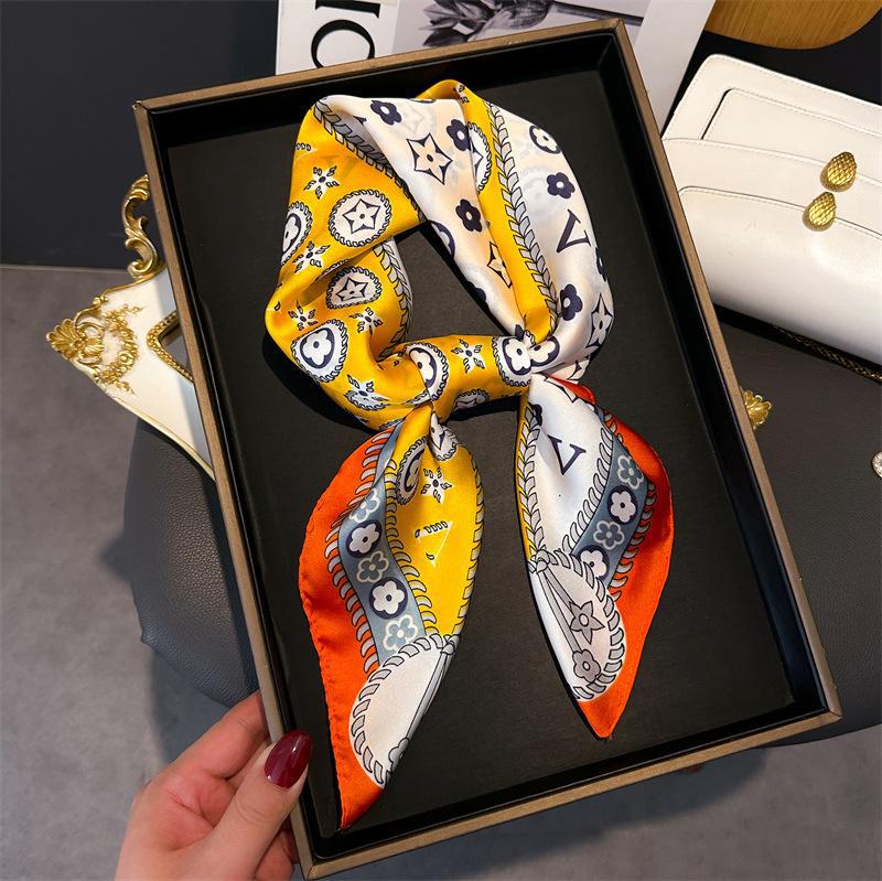 Квадратный шарф 70 см для женщ – обзор и цена Ascot Neck Scarf
